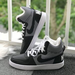 wmns nike court borough